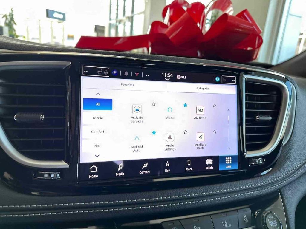 new 2025 Chrysler Pacifica car, priced at $46,326