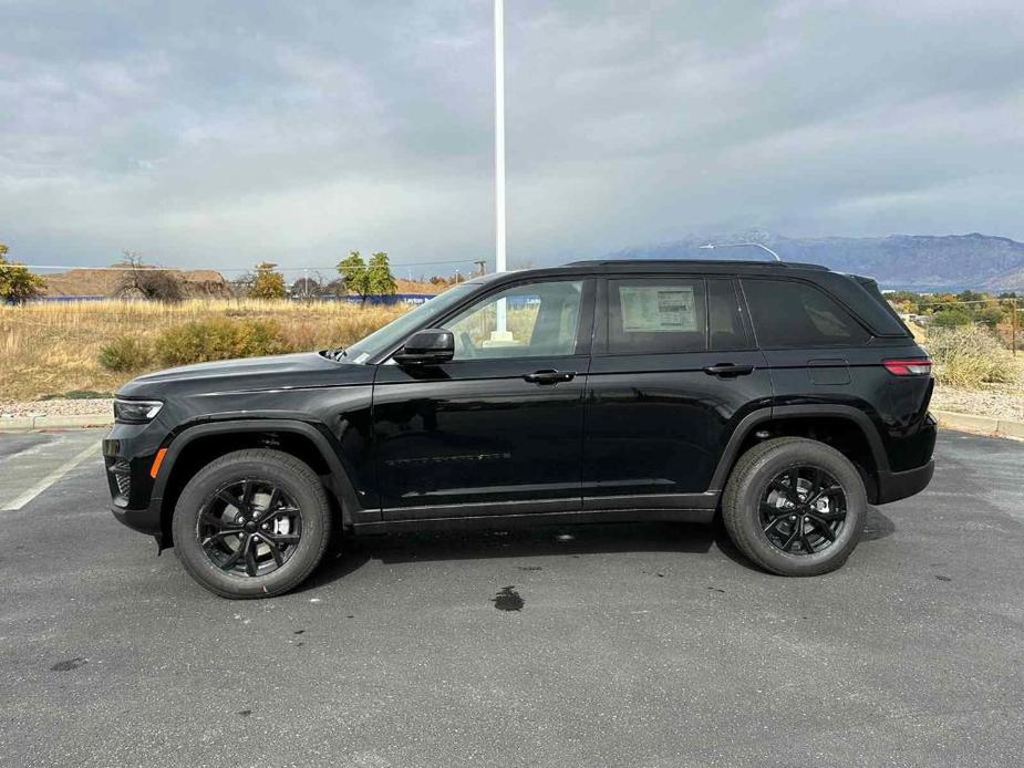 new 2025 Jeep Grand Cherokee car, priced at $43,789