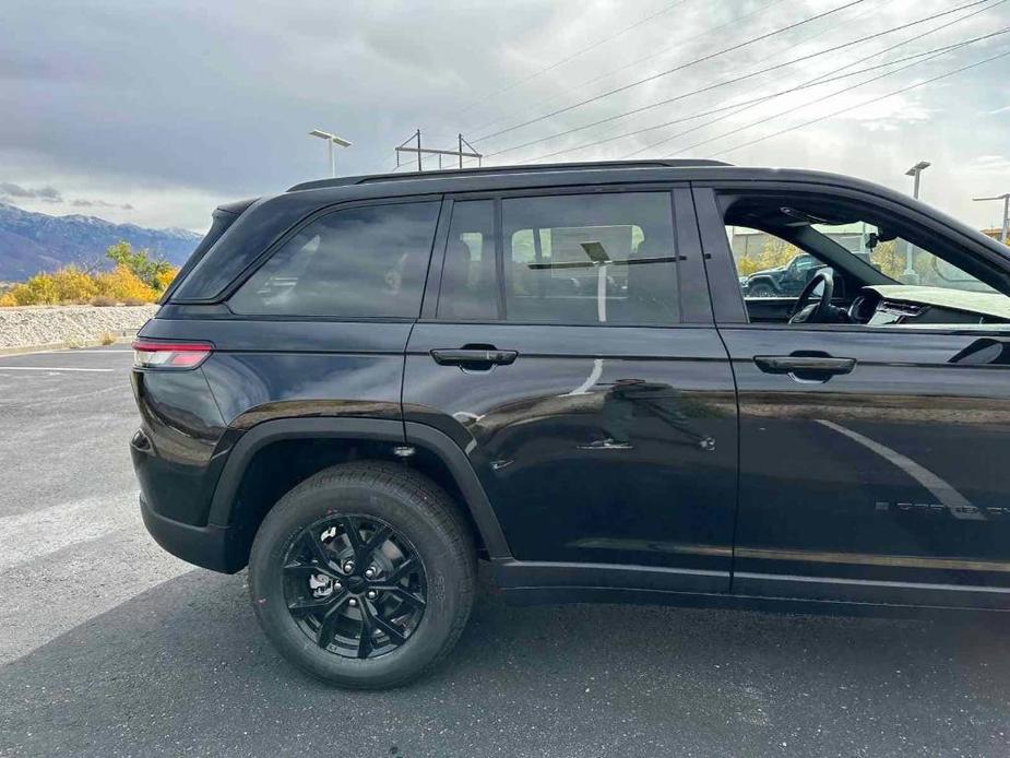 new 2025 Jeep Grand Cherokee car, priced at $43,789