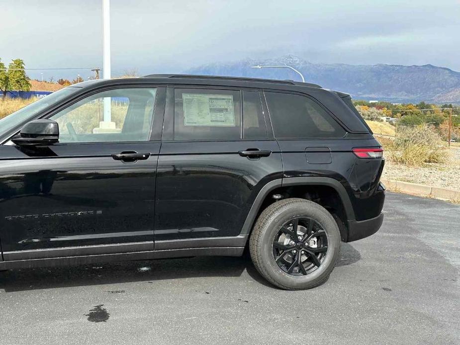 new 2025 Jeep Grand Cherokee car, priced at $43,789