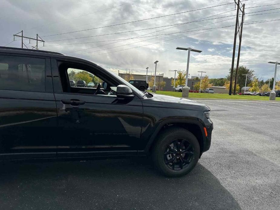 new 2025 Jeep Grand Cherokee car, priced at $43,789