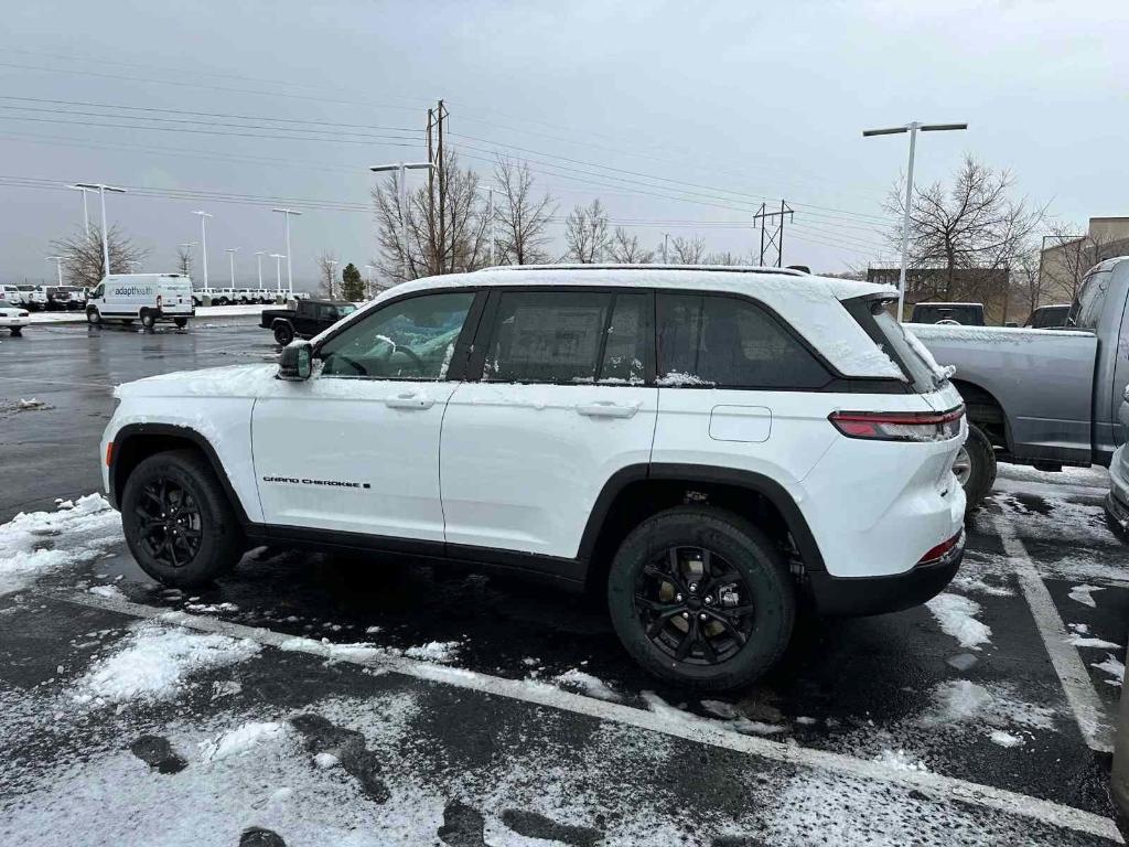 new 2025 Jeep Grand Cherokee car, priced at $44,857