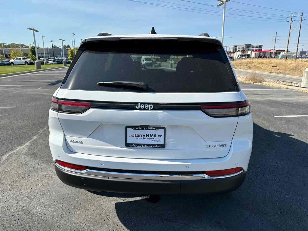 new 2025 Jeep Grand Cherokee car, priced at $43,516