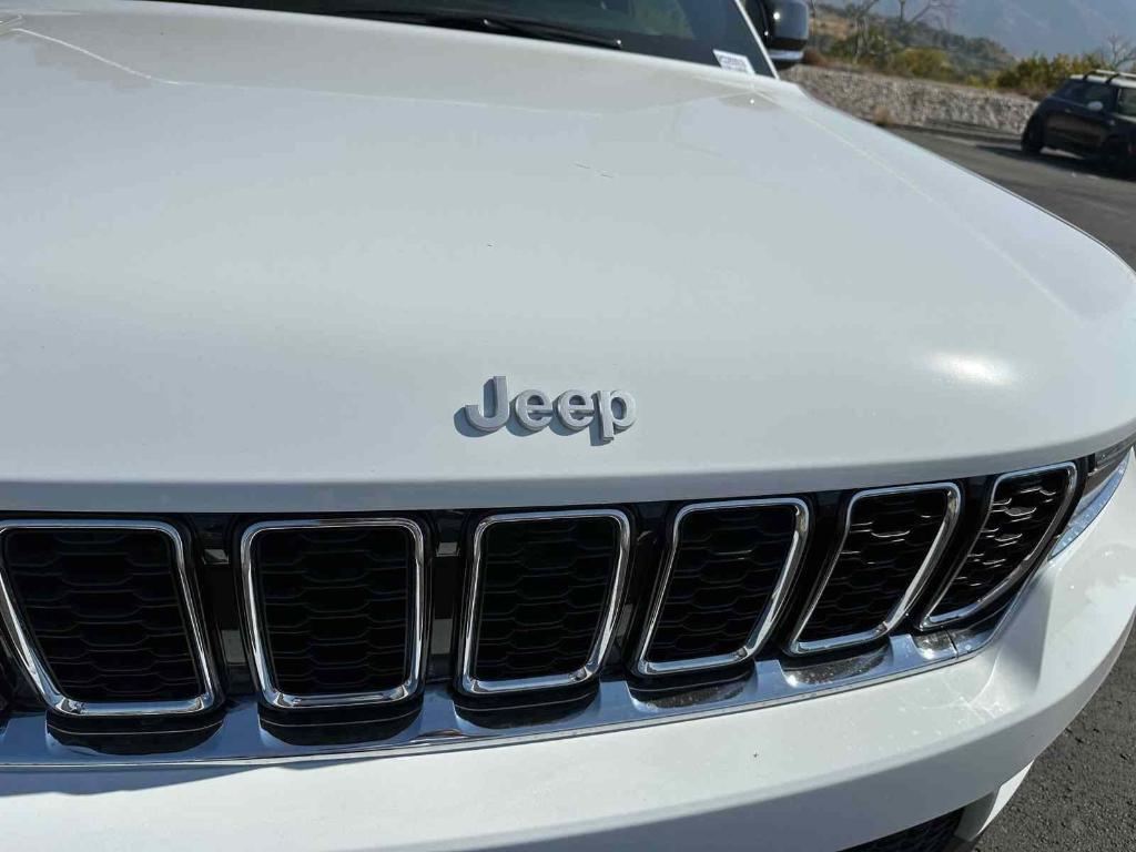 new 2025 Jeep Grand Cherokee car, priced at $43,516