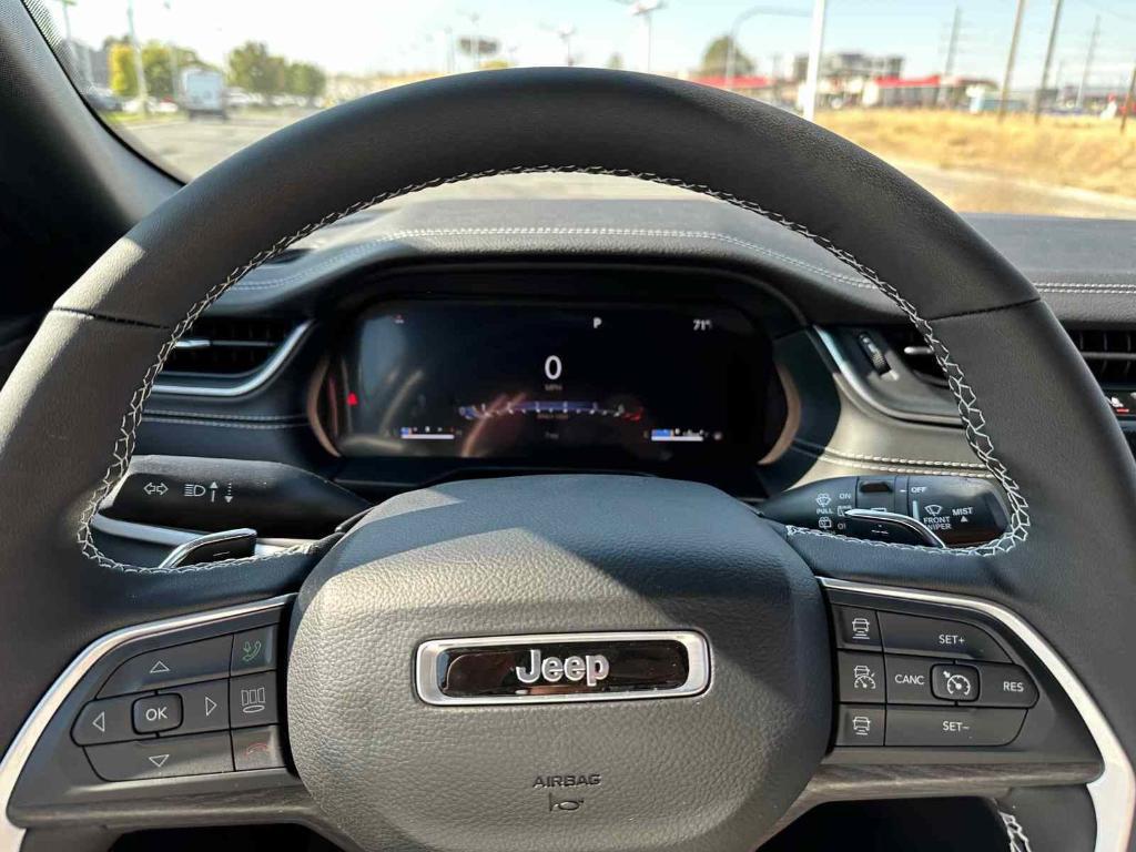 new 2025 Jeep Grand Cherokee car, priced at $43,516