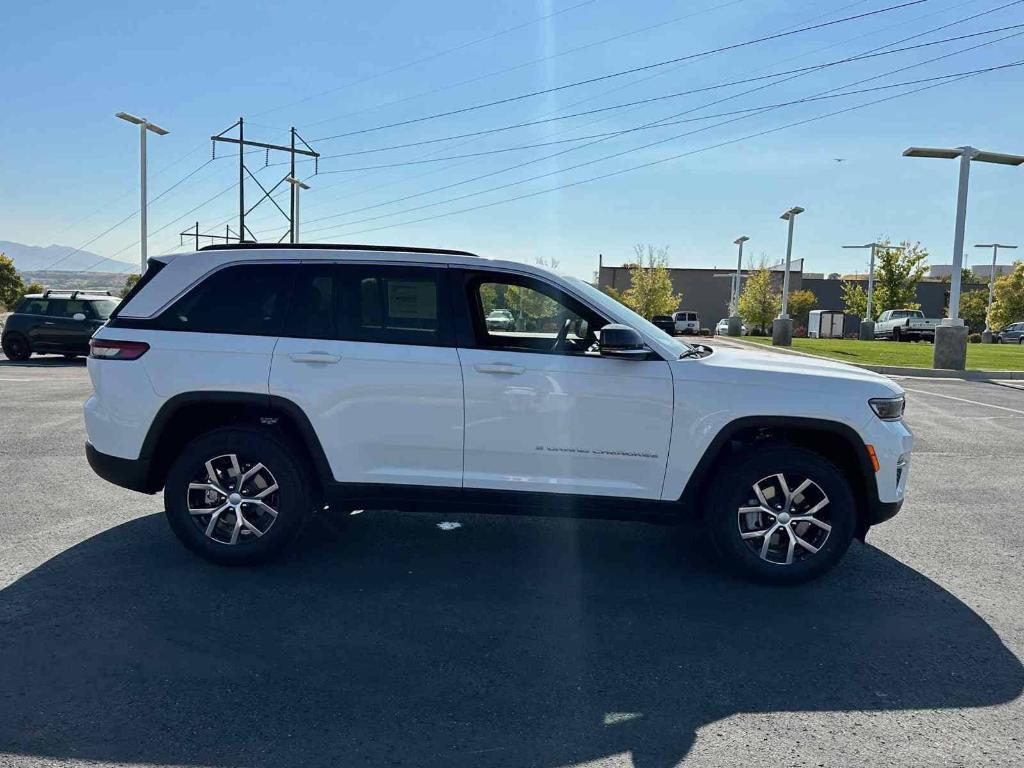 new 2025 Jeep Grand Cherokee car, priced at $43,516