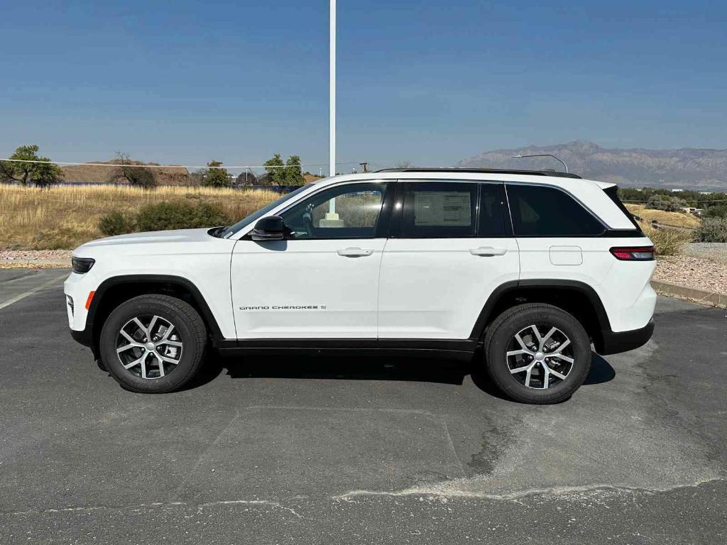 new 2025 Jeep Grand Cherokee car, priced at $43,516