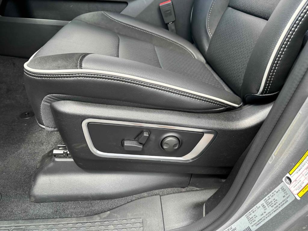 new 2025 Ram 1500 car, priced at $62,566