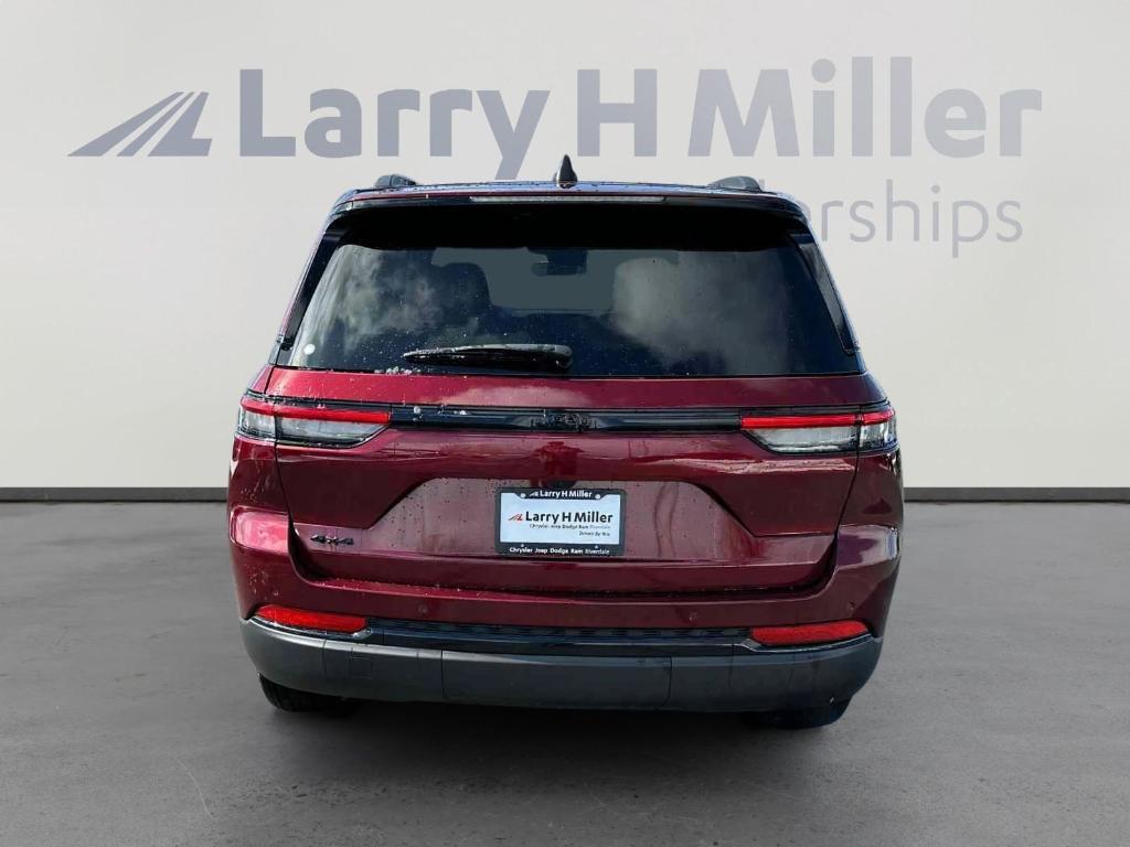 new 2025 Jeep Grand Cherokee car, priced at $42,789