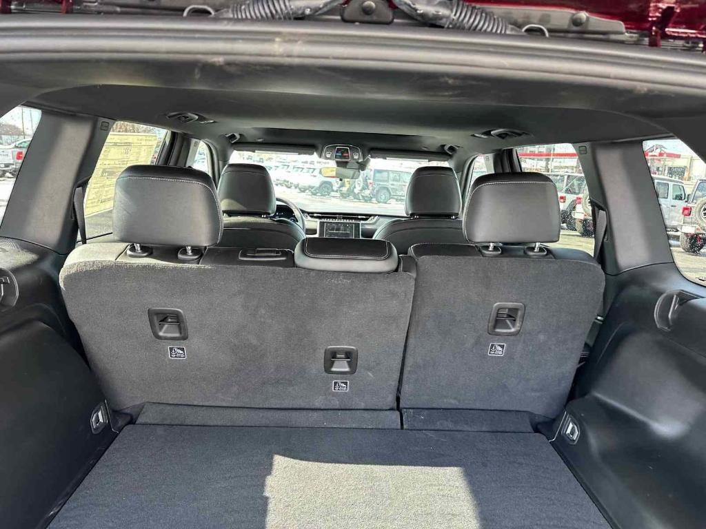 new 2025 Jeep Grand Cherokee car, priced at $42,789