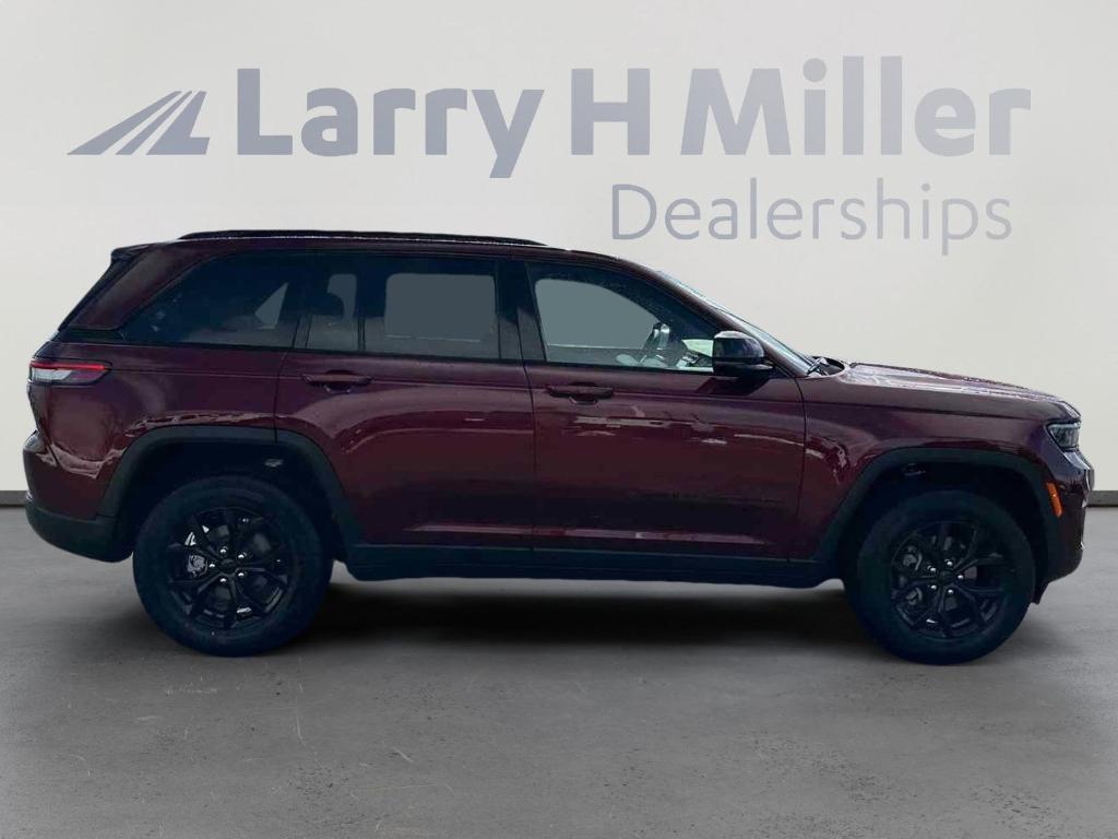 new 2025 Jeep Grand Cherokee car, priced at $42,789