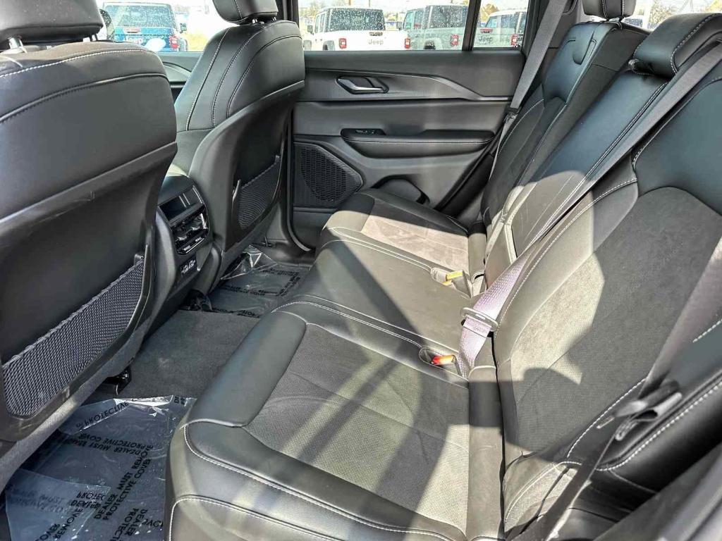 new 2025 Jeep Grand Cherokee car, priced at $42,789