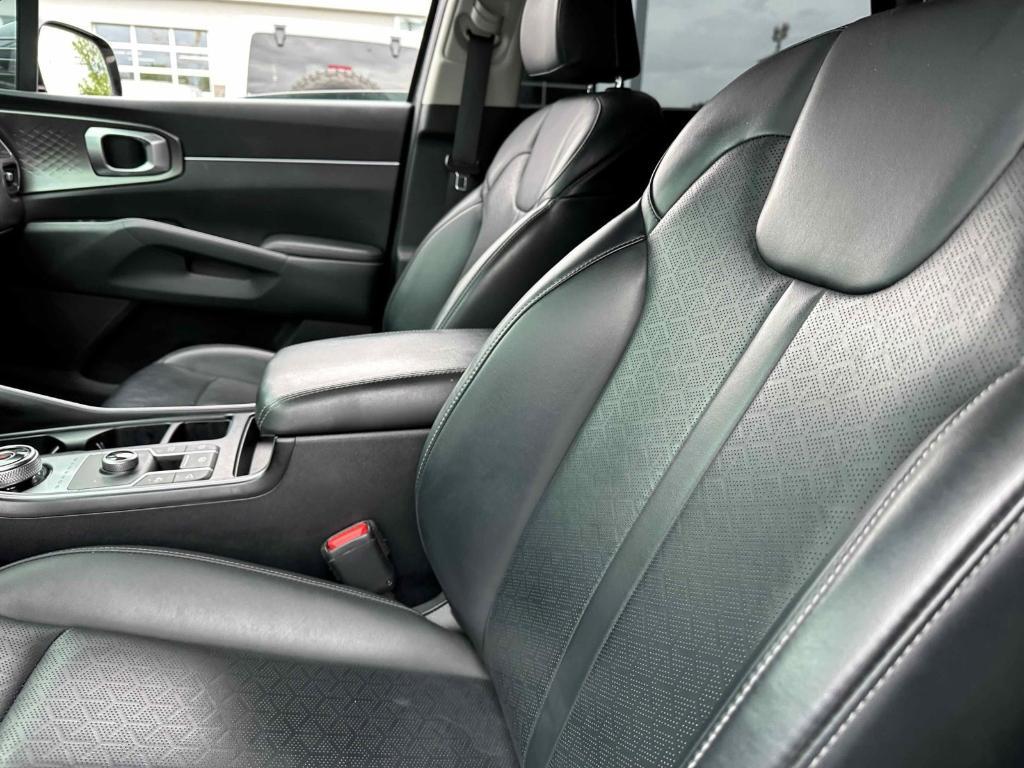 used 2022 Kia Sorento Hybrid car, priced at $27,440