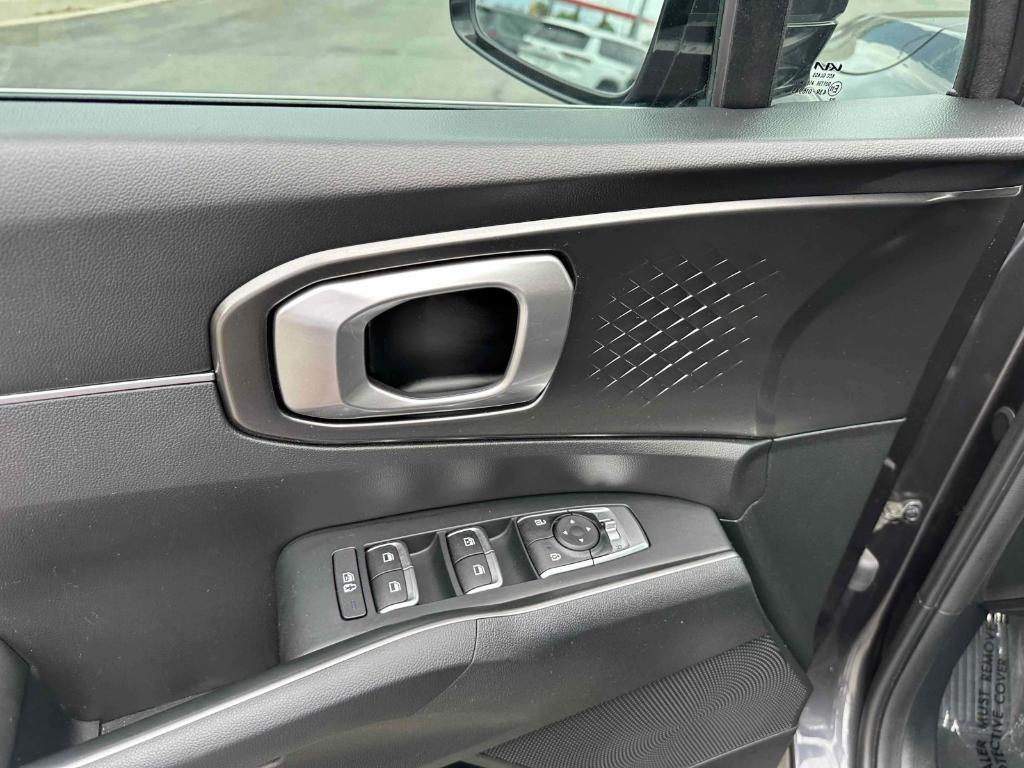 used 2022 Kia Sorento Hybrid car, priced at $27,440