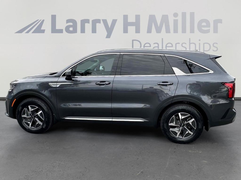 used 2022 Kia Sorento Hybrid car, priced at $27,440