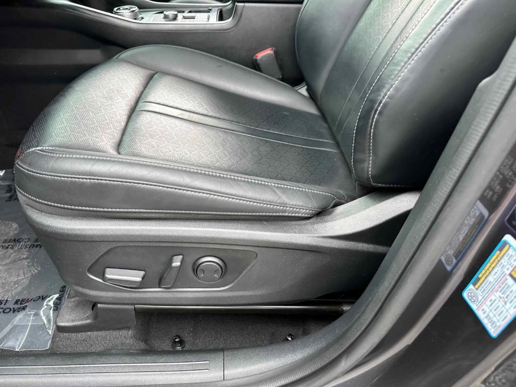 used 2022 Kia Sorento Hybrid car, priced at $27,440