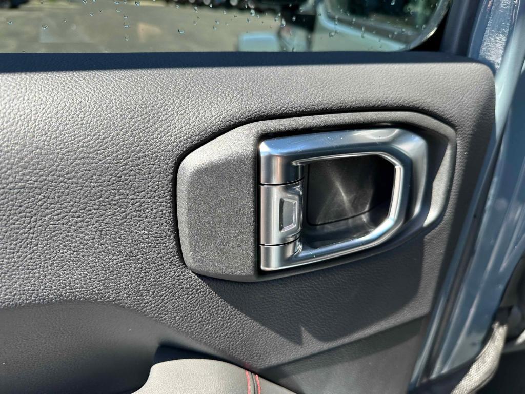 new 2025 Jeep Gladiator car, priced at $61,465