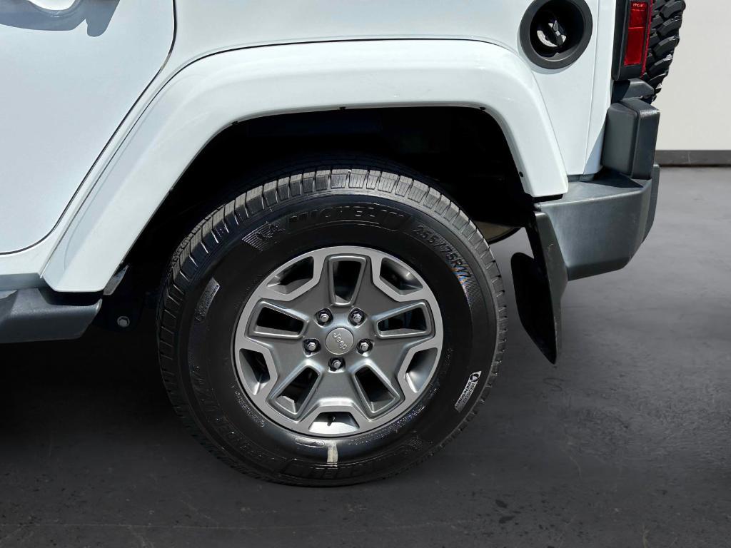 used 2015 Jeep Wrangler Unlimited car, priced at $23,874