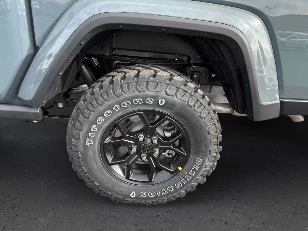 new 2025 Jeep Gladiator car, priced at $45,577