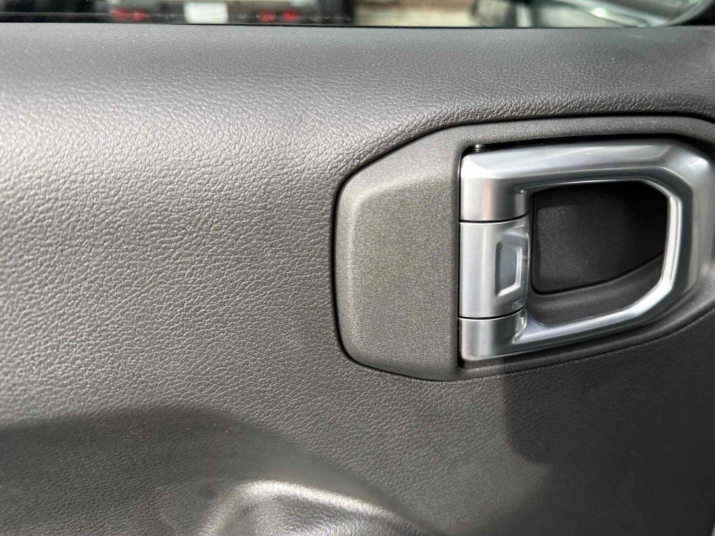 new 2025 Jeep Gladiator car, priced at $42,493