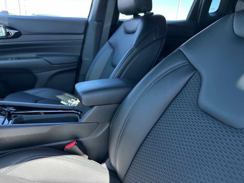 new 2025 Jeep Compass car, priced at $34,817