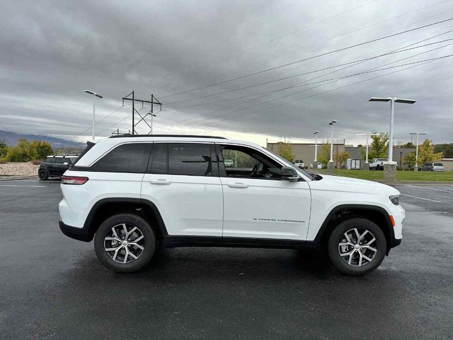 new 2025 Jeep Grand Cherokee car, priced at $44,412