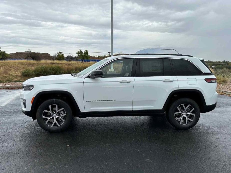 new 2025 Jeep Grand Cherokee car, priced at $44,412