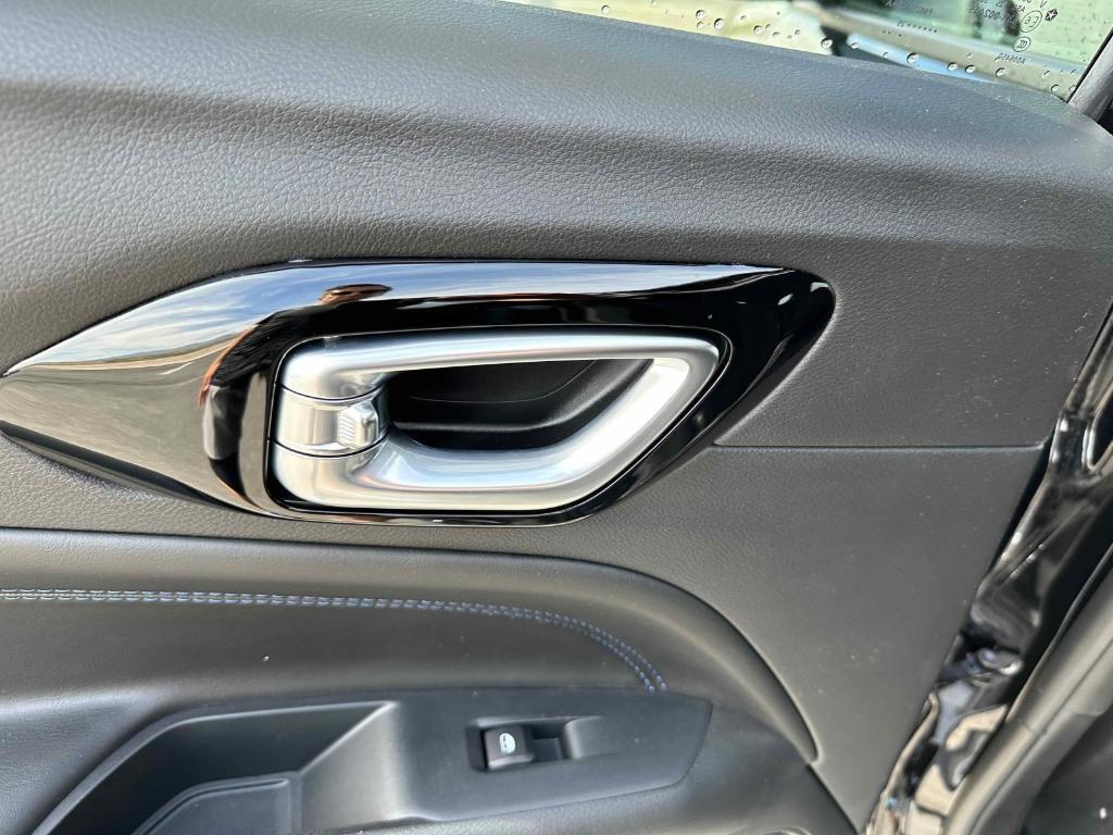 new 2025 Jeep Compass car, priced at $30,094