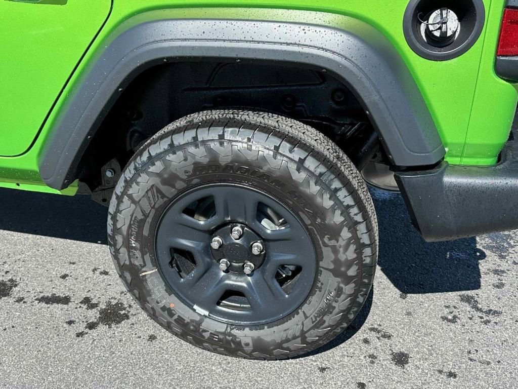 new 2025 Jeep Wrangler car, priced at $46,495