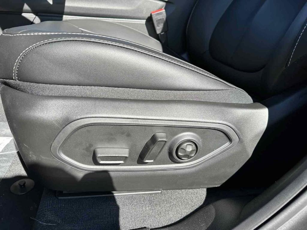 new 2025 Jeep Grand Cherokee L car, priced at $46,467
