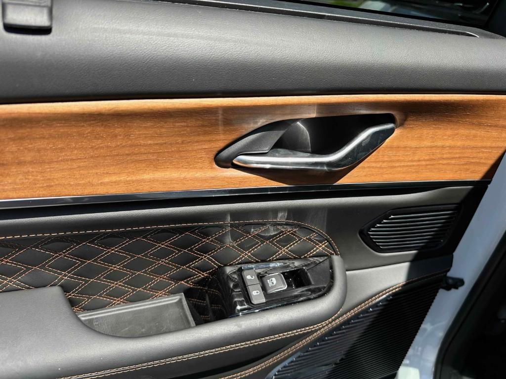 new 2025 Jeep Grand Cherokee L car, priced at $63,601