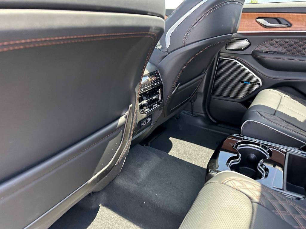 new 2025 Jeep Grand Cherokee L car, priced at $63,601