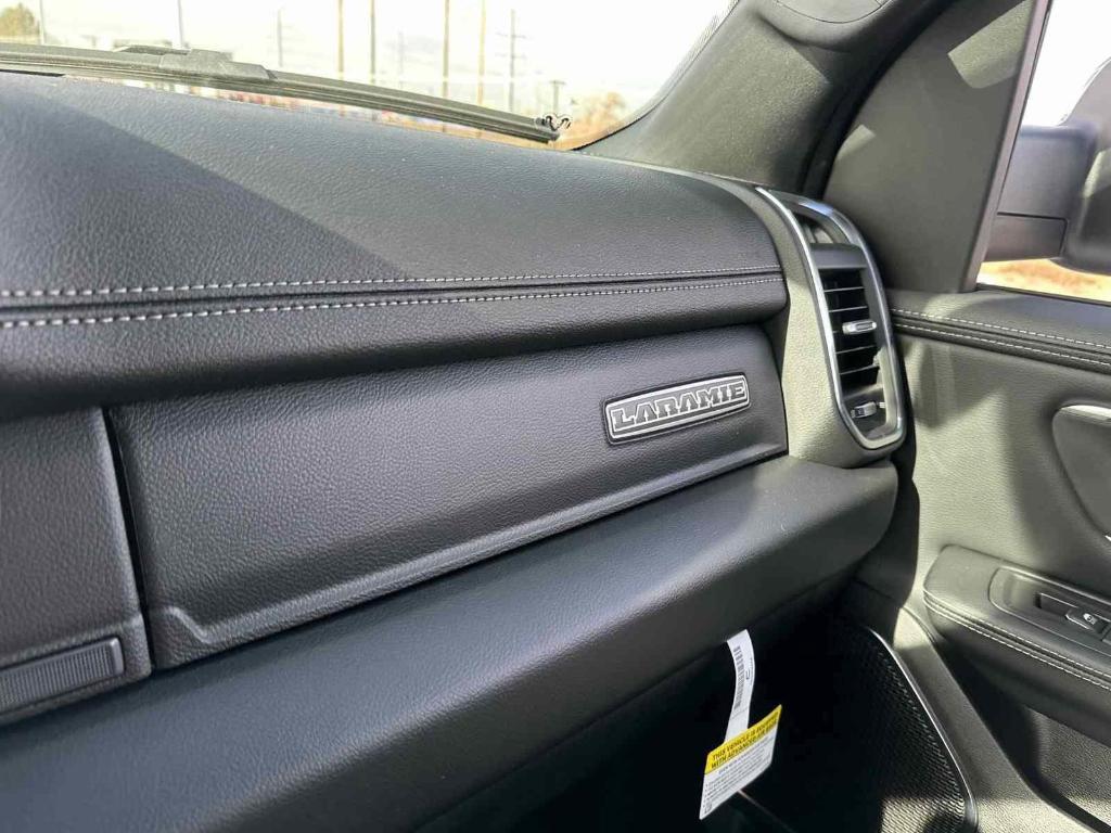 new 2025 Ram 1500 car, priced at $55,431