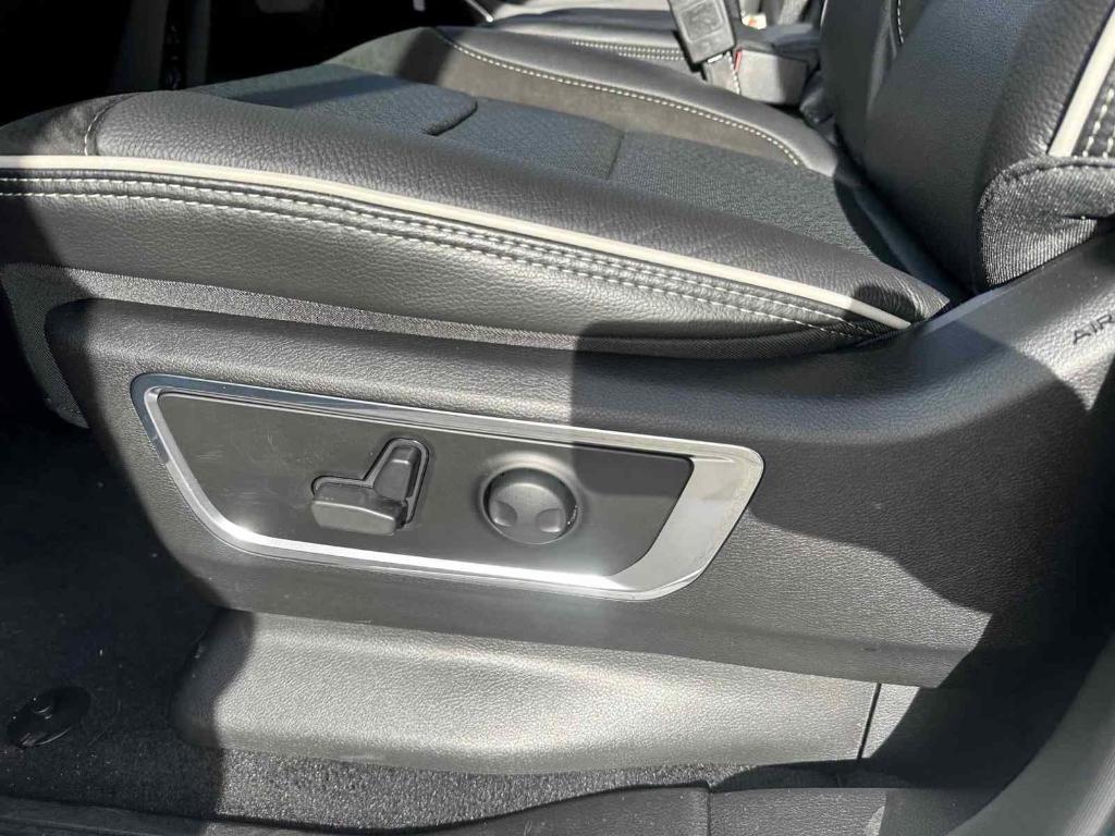 new 2025 Ram 1500 car, priced at $55,431