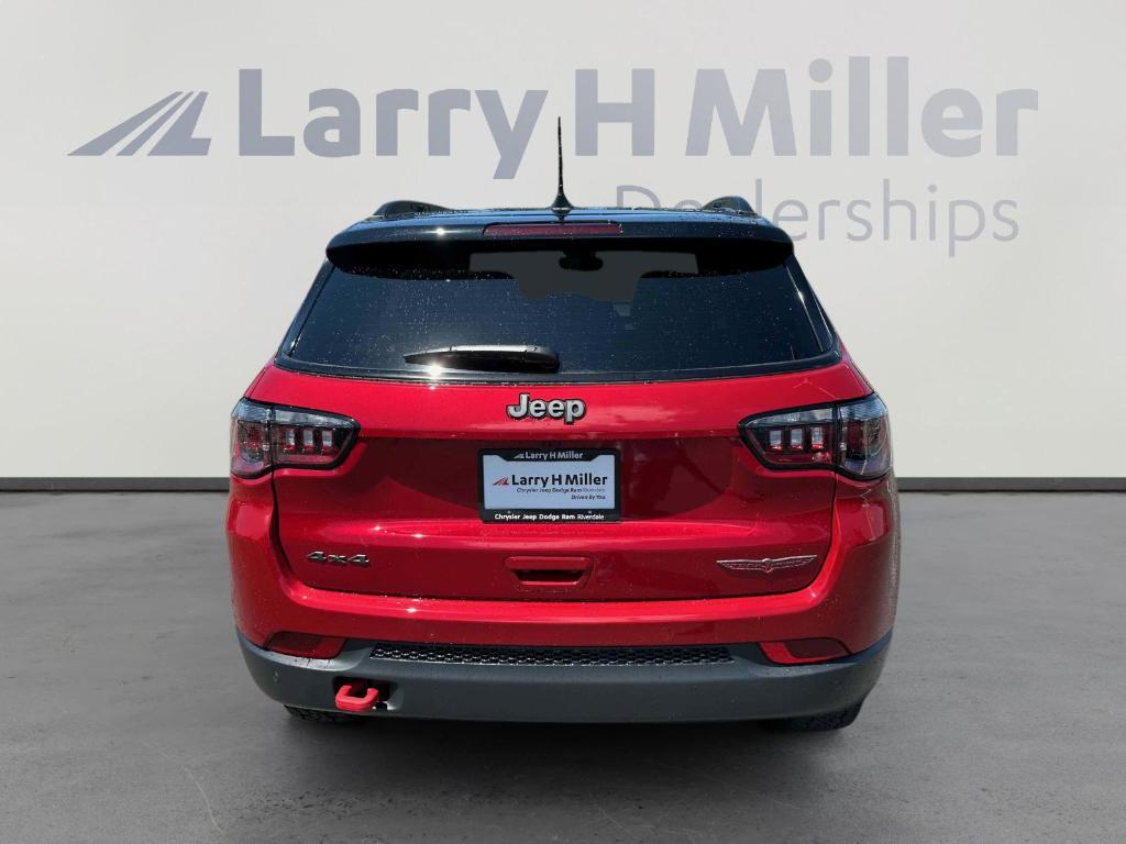 new 2025 Jeep Compass car, priced at $32,197
