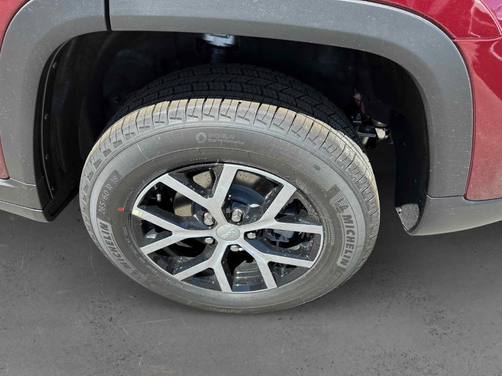 new 2025 Jeep Grand Cherokee car, priced at $45,397