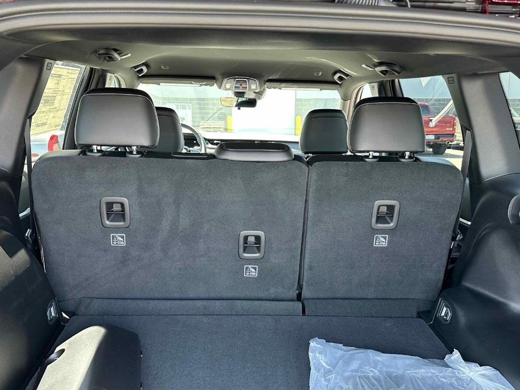 new 2025 Jeep Grand Cherokee car, priced at $45,397