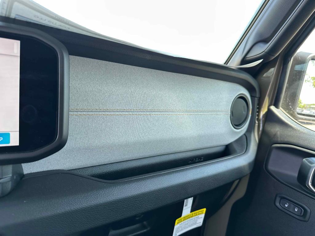 new 2025 Jeep Gladiator car, priced at $39,623