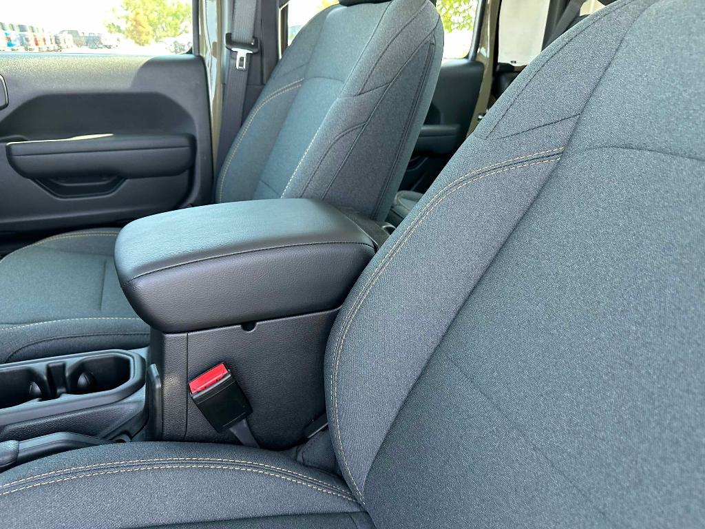 new 2025 Jeep Gladiator car, priced at $39,623