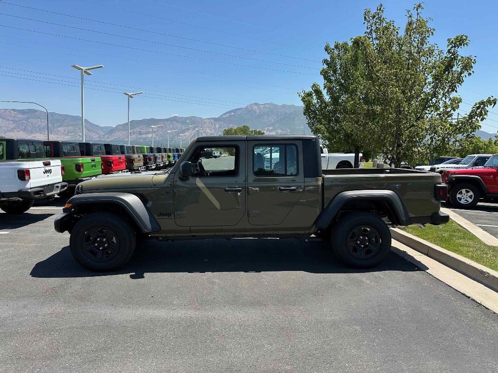 new 2025 Jeep Gladiator car, priced at $39,623