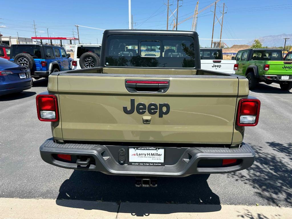new 2025 Jeep Gladiator car, priced at $39,623