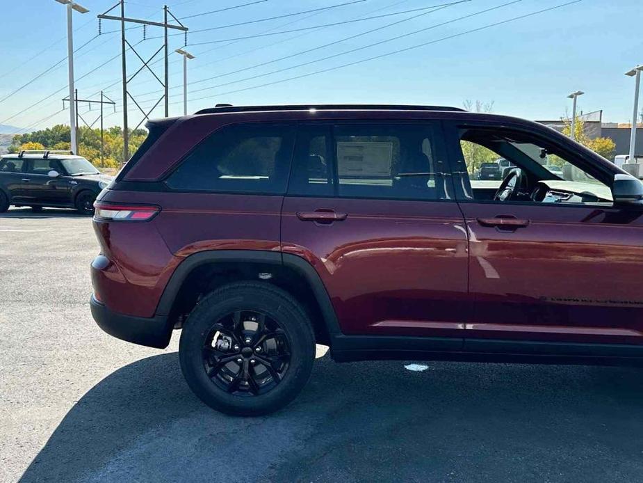 new 2025 Jeep Grand Cherokee car, priced at $43,789