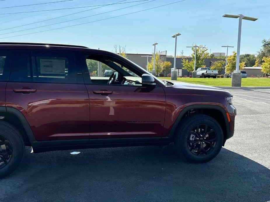 new 2025 Jeep Grand Cherokee car, priced at $43,789