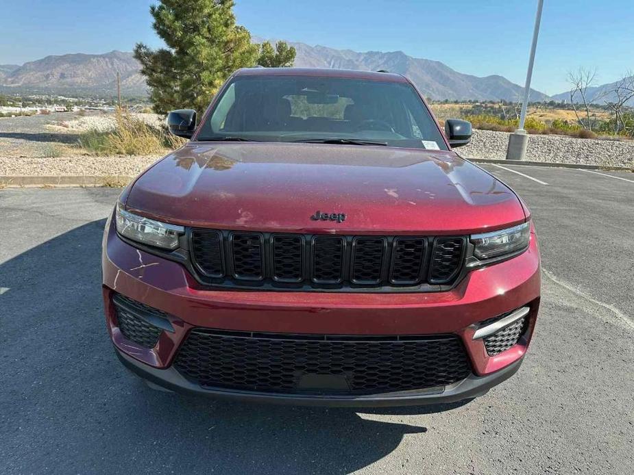 new 2025 Jeep Grand Cherokee car, priced at $43,789