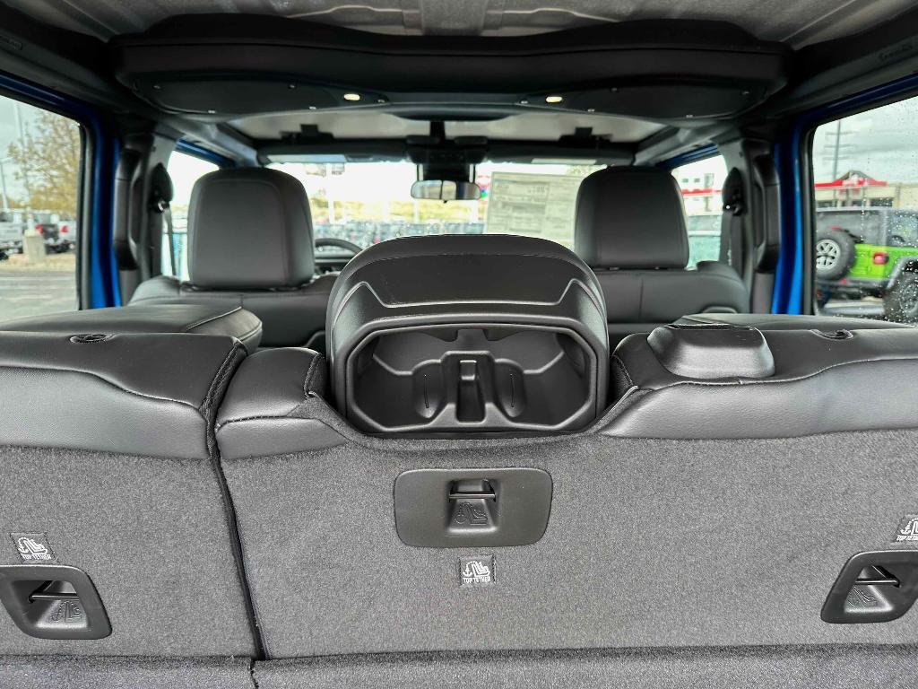 new 2025 Jeep Wrangler car, priced at $62,727