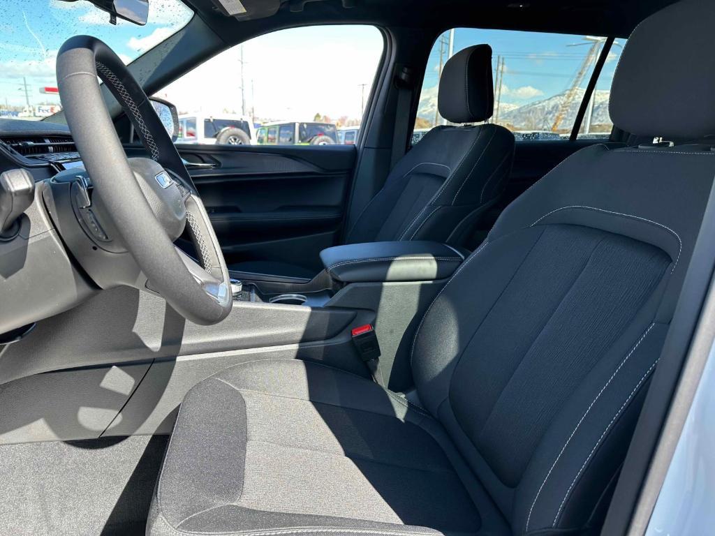 new 2025 Jeep Grand Cherokee L car, priced at $43,325