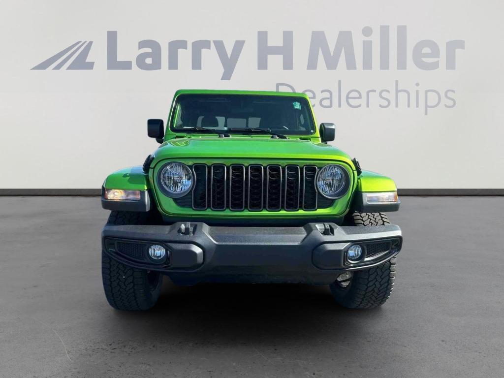 new 2025 Jeep Gladiator car, priced at $42,123