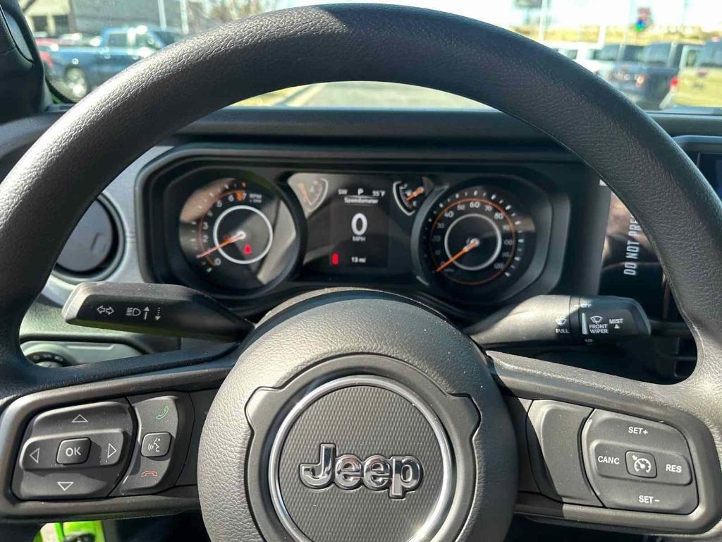 new 2025 Jeep Gladiator car, priced at $42,123