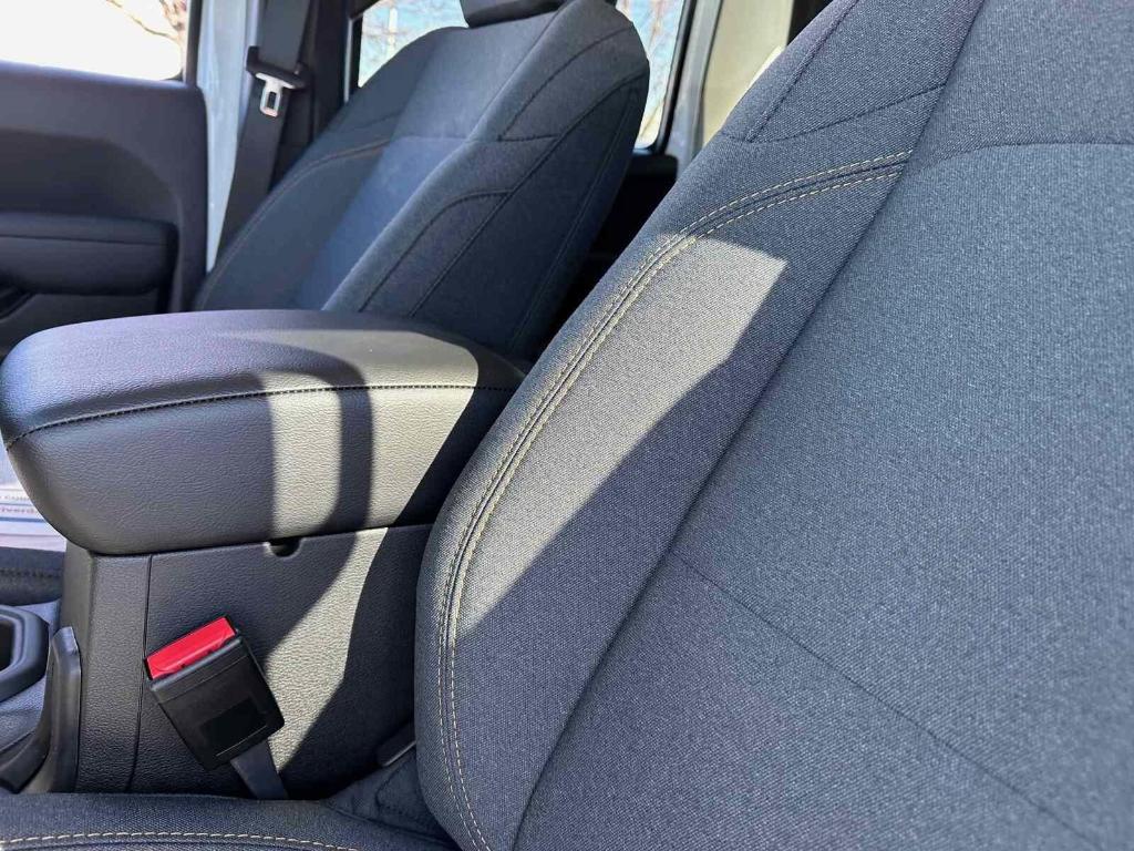 new 2025 Jeep Gladiator car, priced at $42,087