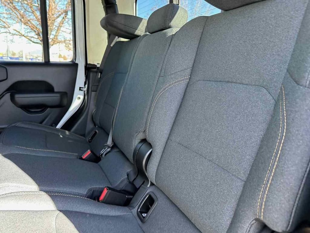 new 2025 Jeep Gladiator car, priced at $42,087